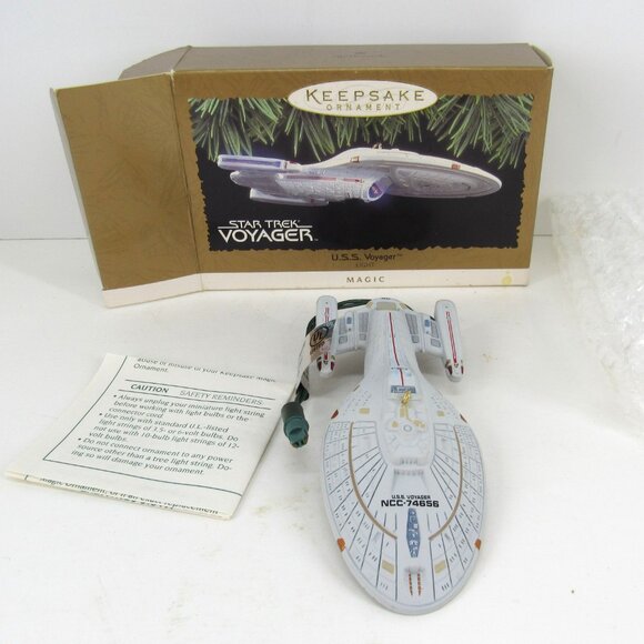 Hallmark Keepsake Ornament Star Trek Voyager U.S.S. Voyager Light Magic 1996 - Picture 4 of 6